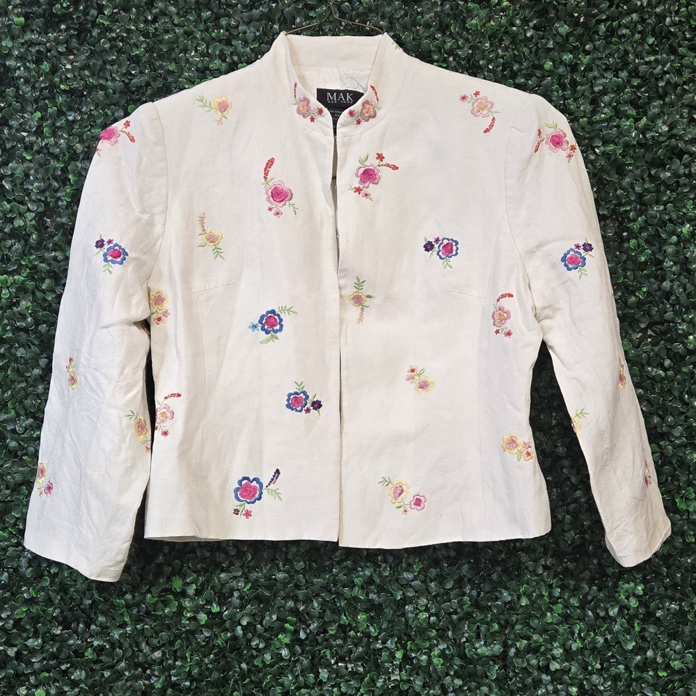 White Cropped Women's Floral Embroidered Preppy Blazer